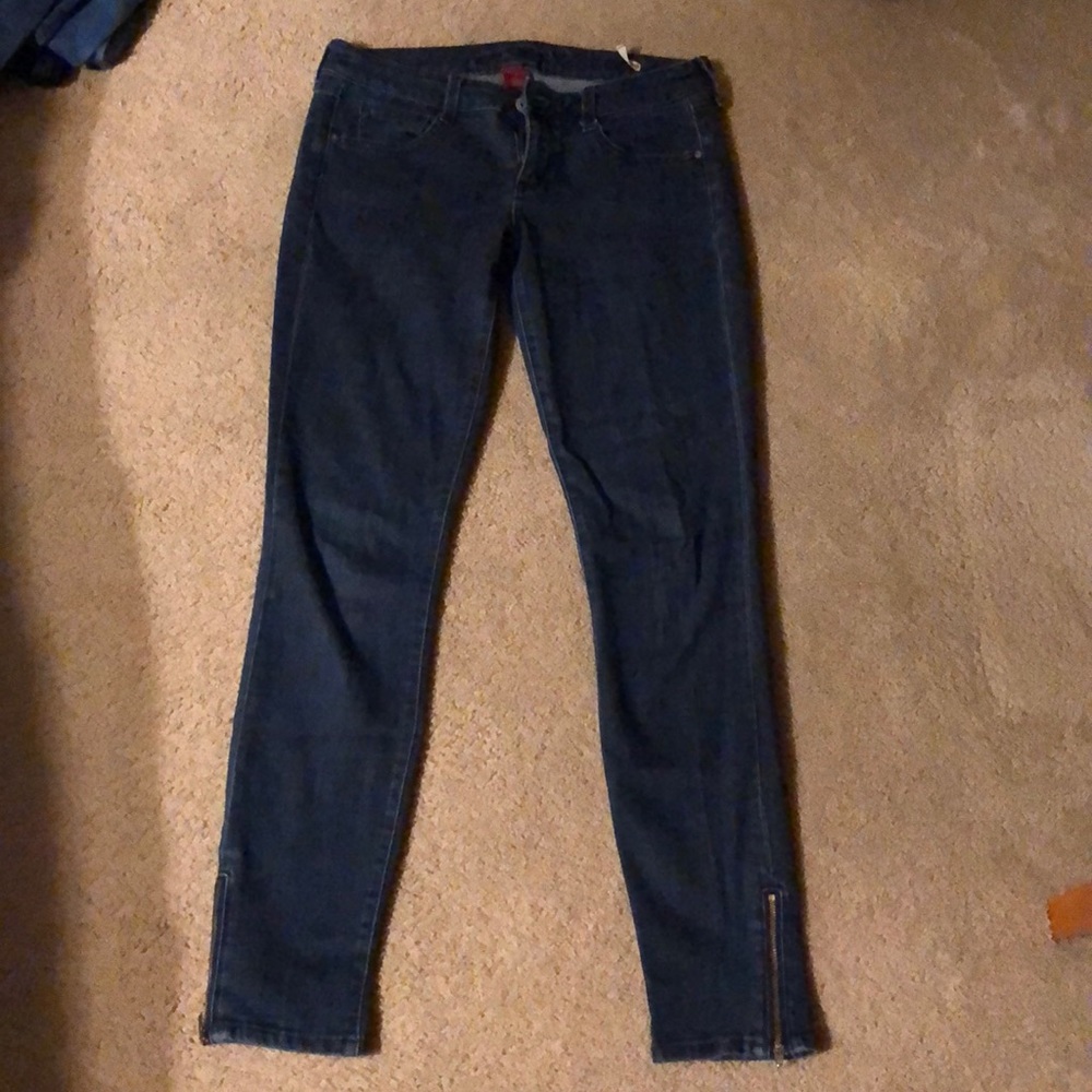 Juniors blue jeans